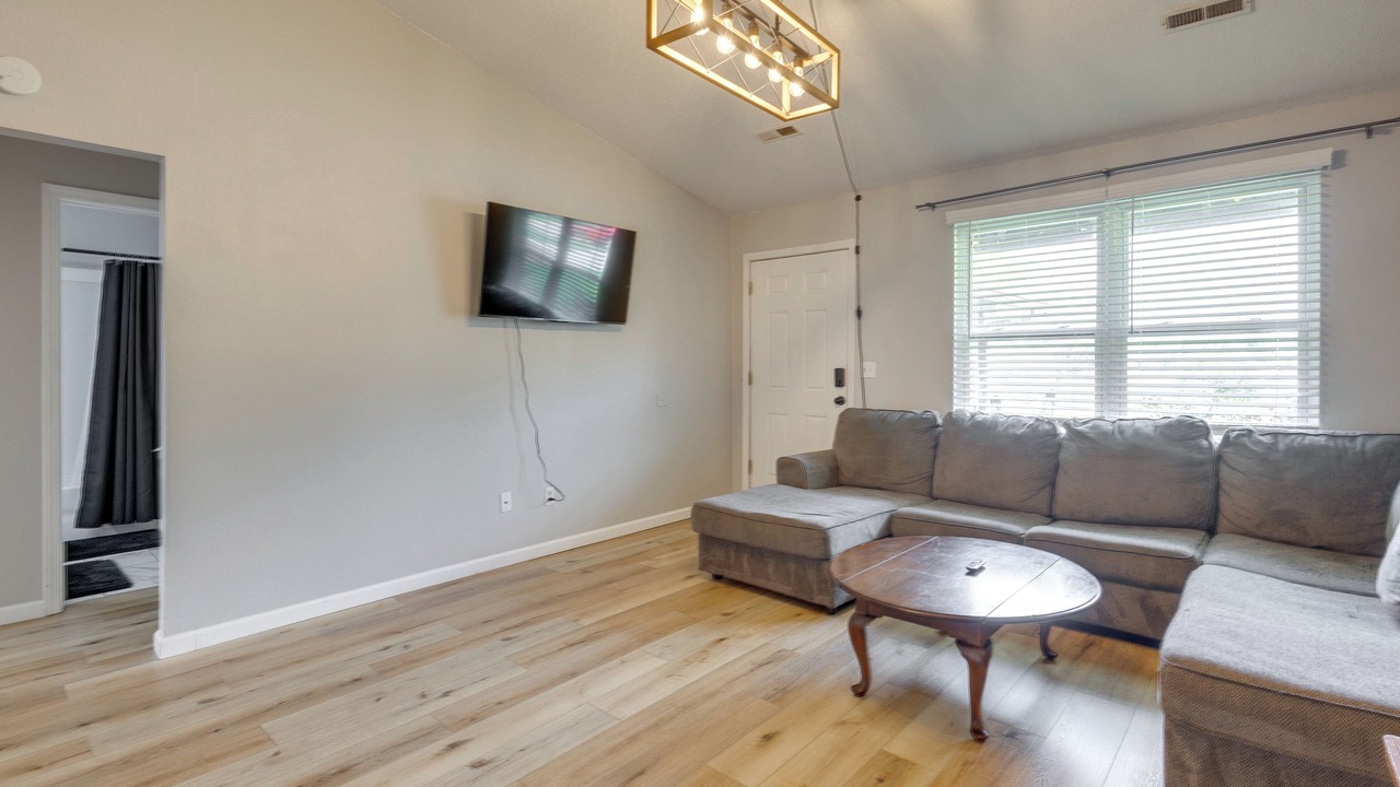 Photo of Livingroom in Pontoon Beach