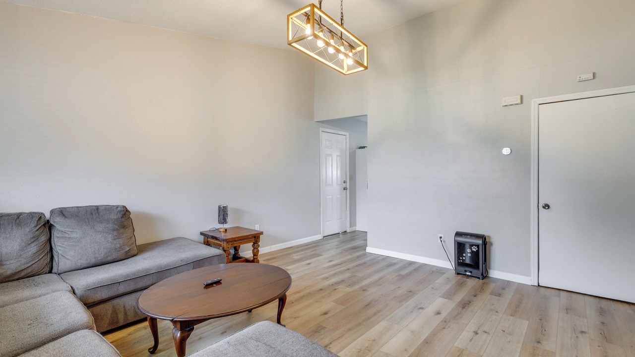 Photo of Livingroom in Pontoon Beach
