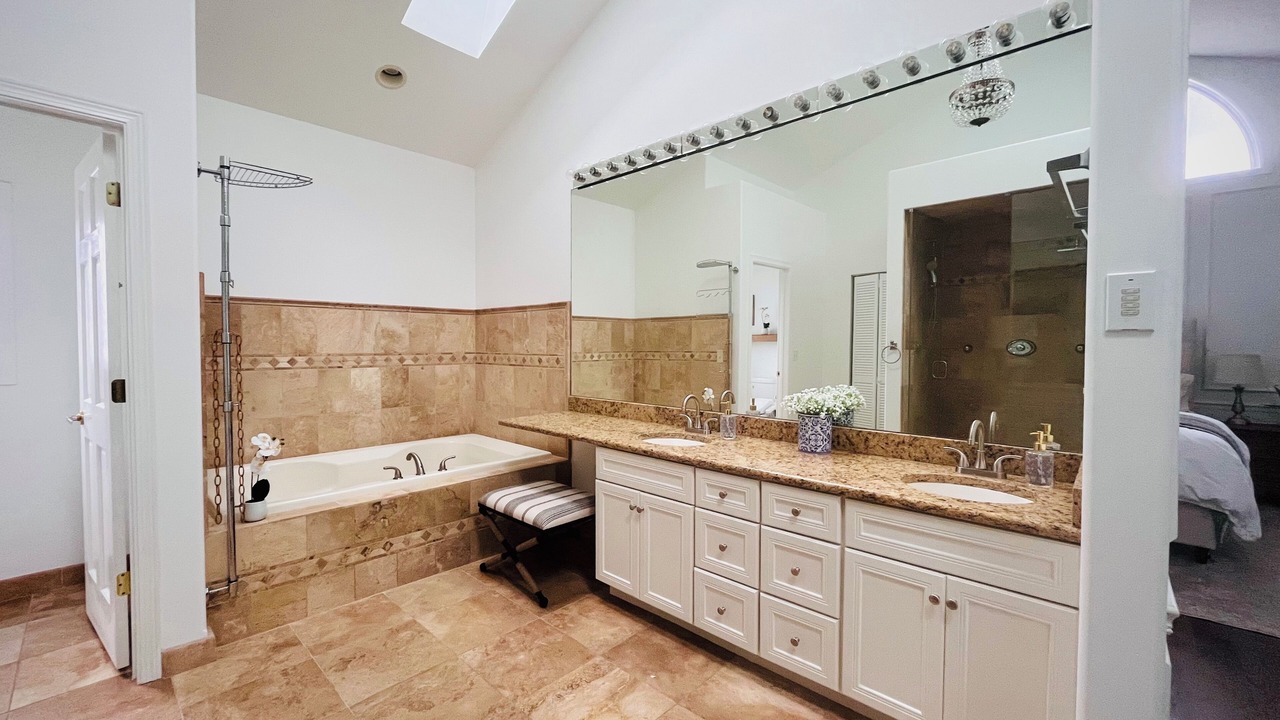 Photo of Bathroom in Avondale