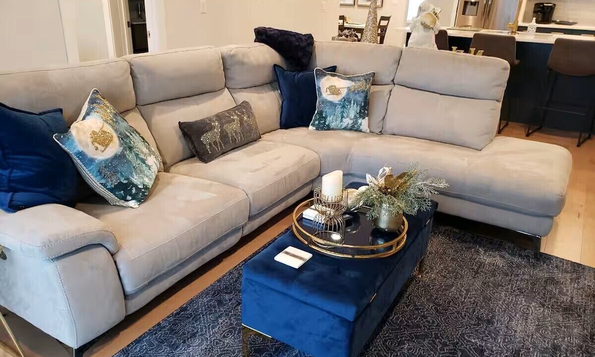 Photo of Livingroom in Port Byron