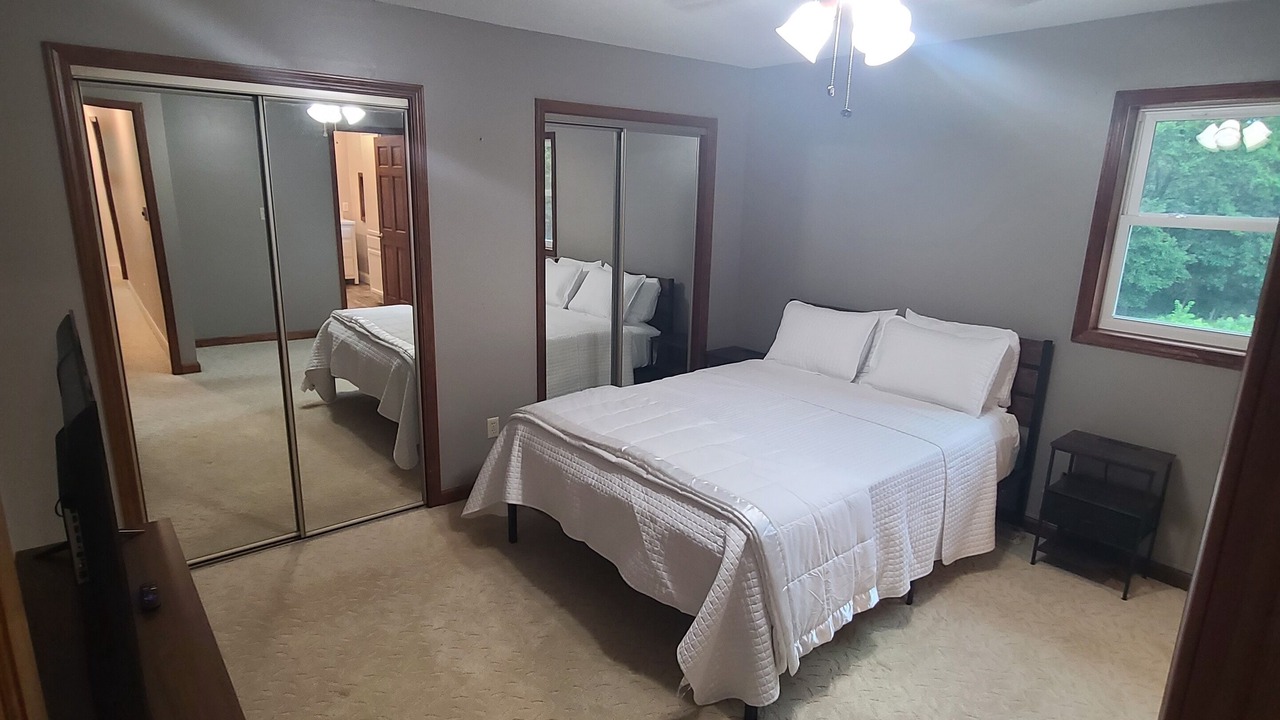 Photo of Bedroom in Carterville