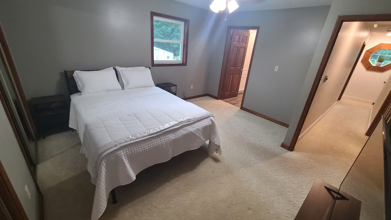 Photo of Bedroom in Carterville