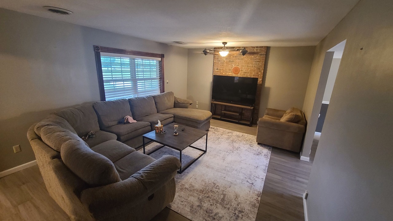 Photo of Livingroom in Carterville