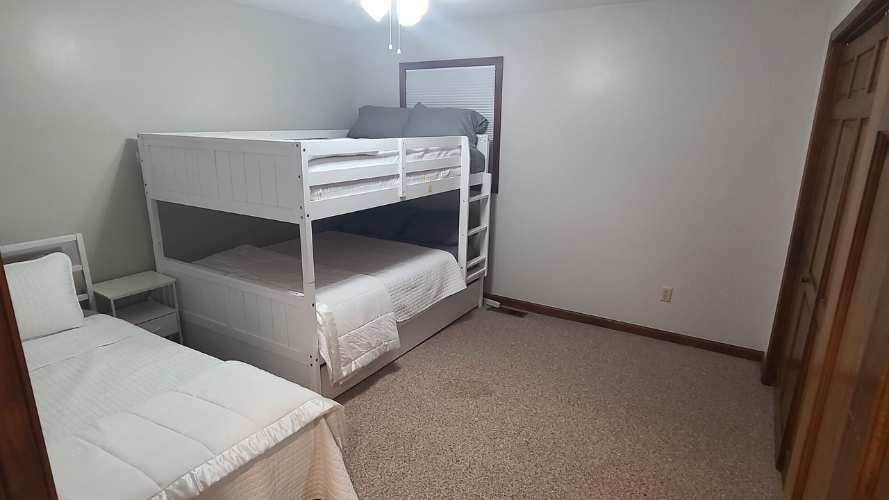 Photo of Bedroom in Carterville