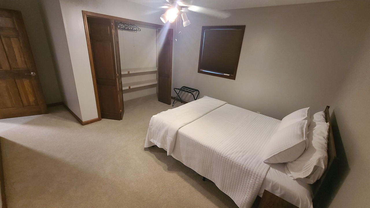 Photo of Bedroom in Carterville
