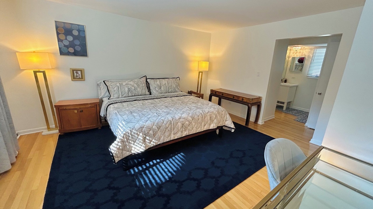 Photo of Bedroom in Lake Forest