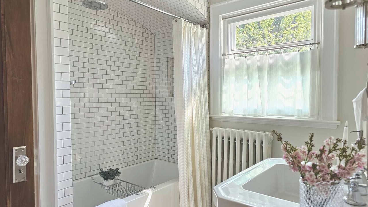 Photo of Bathroom in Highwood
