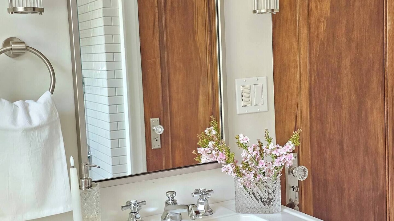 Photo of Bathroom in Highwood