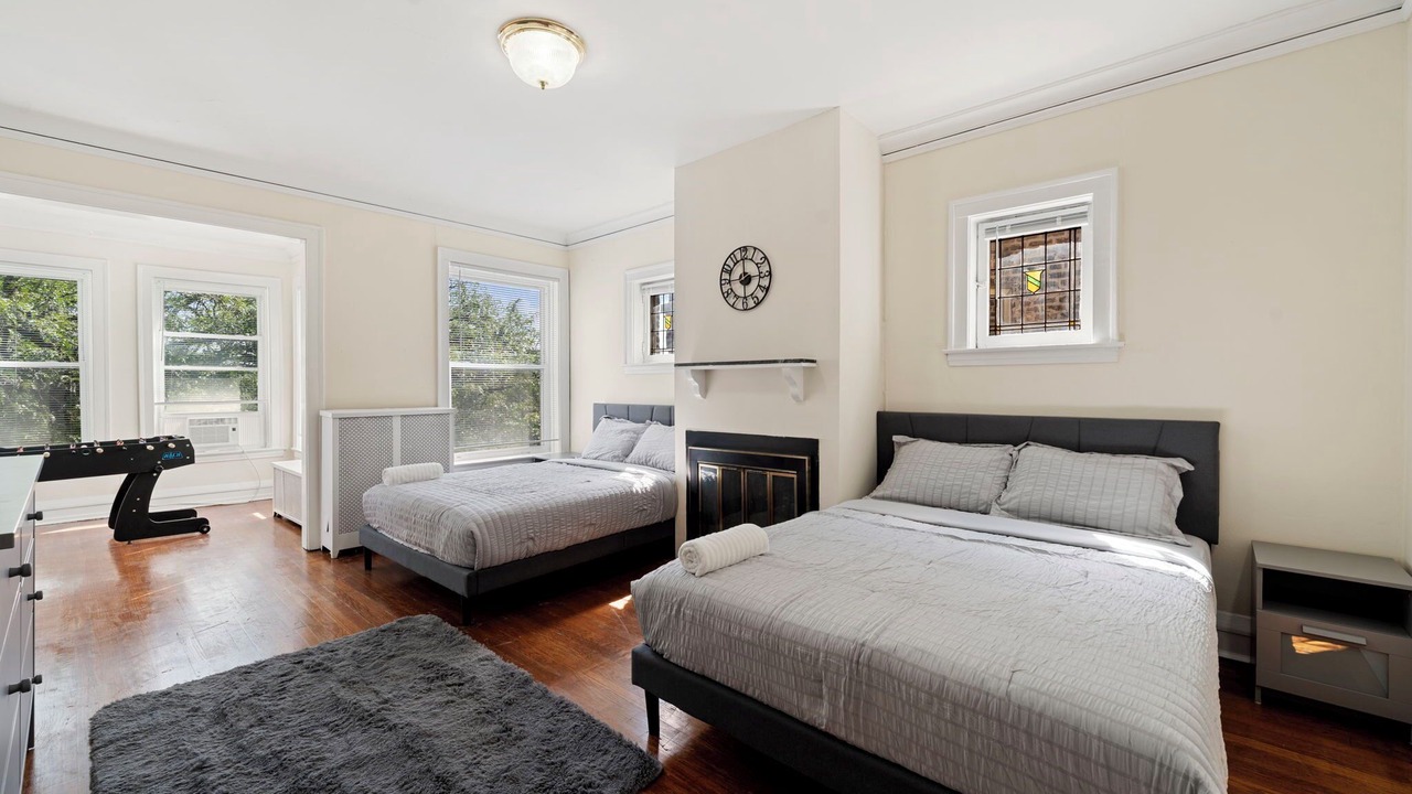 Photo of Bedroom in Rogers Park
