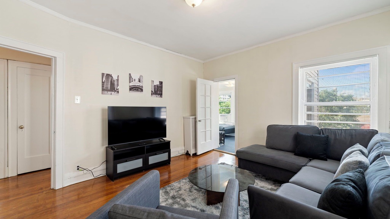 Photo of Livingroom in Rogers Park