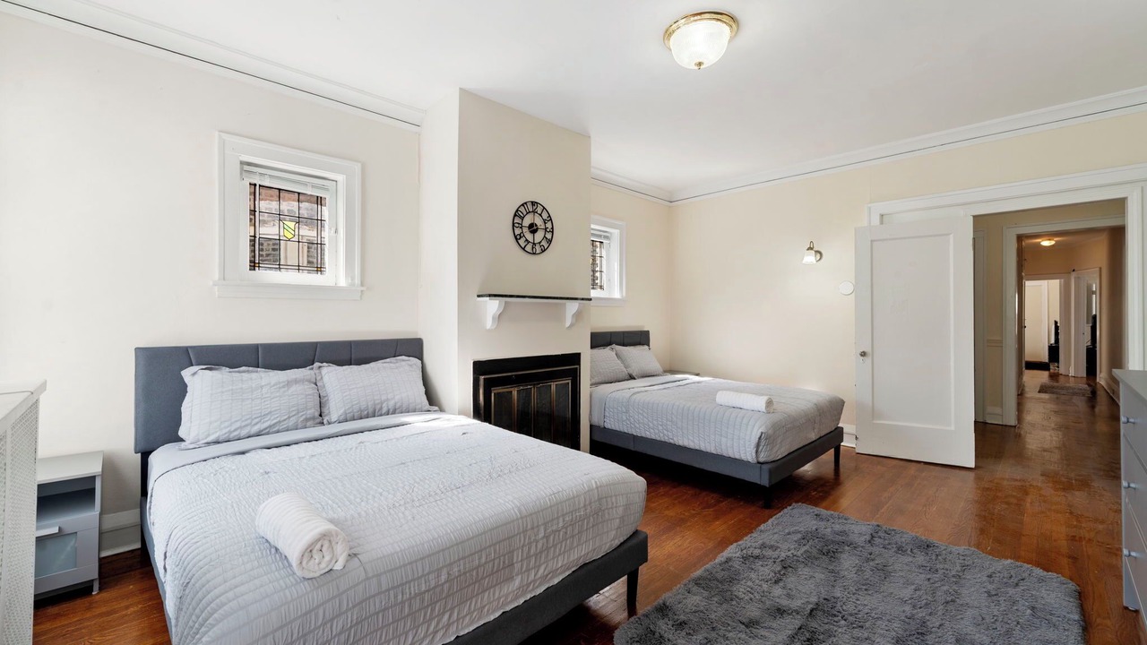 Photo of Bedroom in Rogers Park
