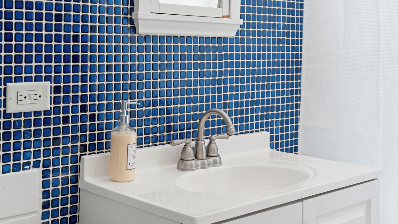 Photo of Bathroom in Rogers Park