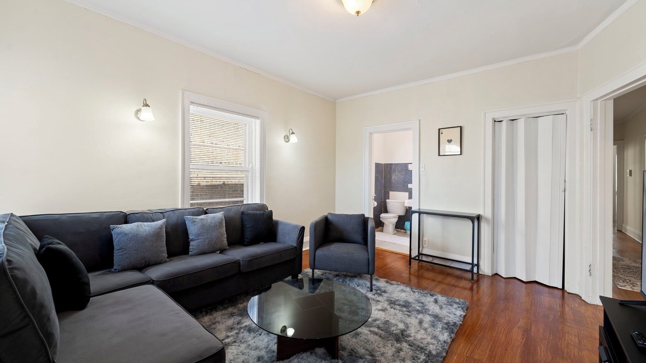Photo of Livingroom in Rogers Park