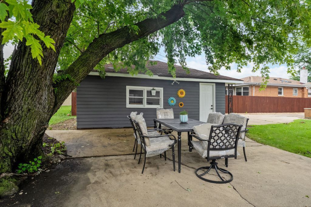 Photo of Outdoor in Hillside