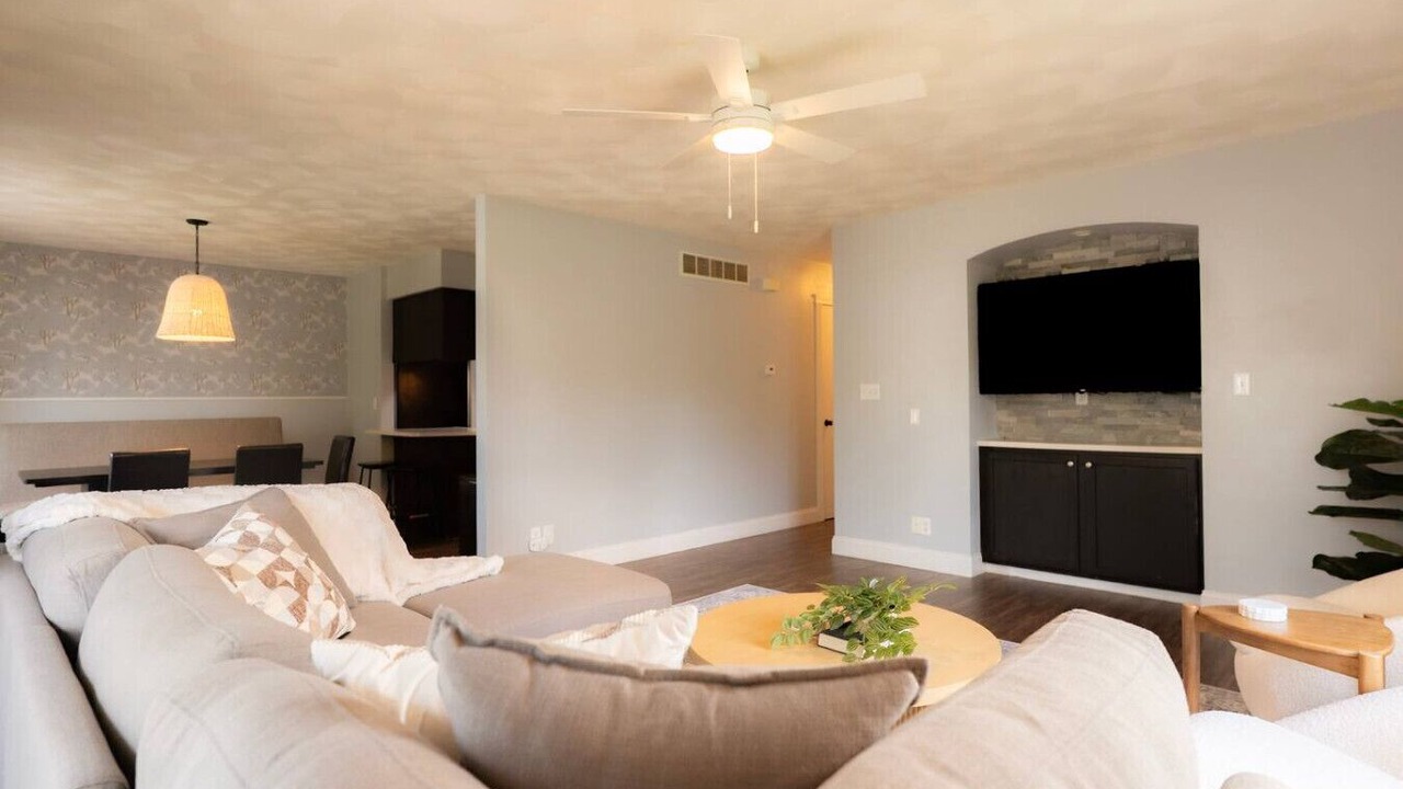Photo of Livingroom in East Peoria