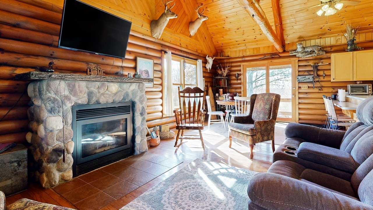 Photo of Livingroom in Buffalo Prairie