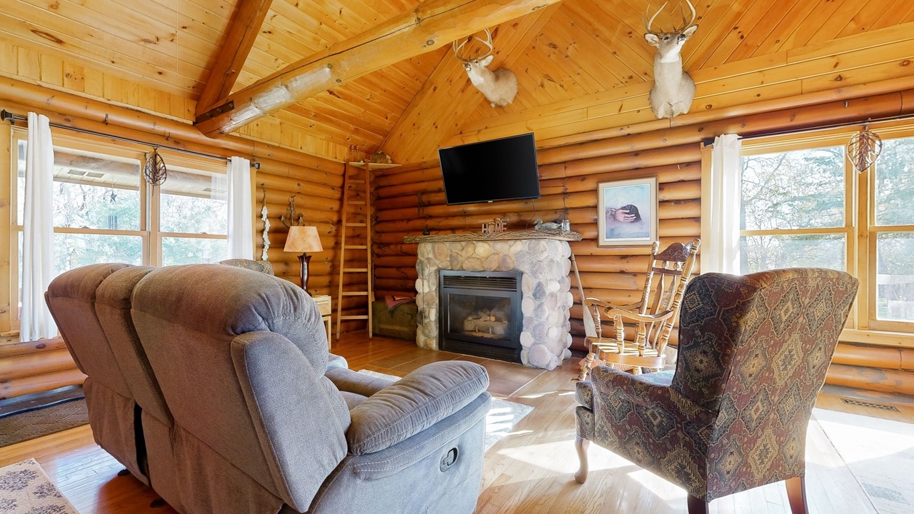 Photo of Livingroom in Buffalo Prairie