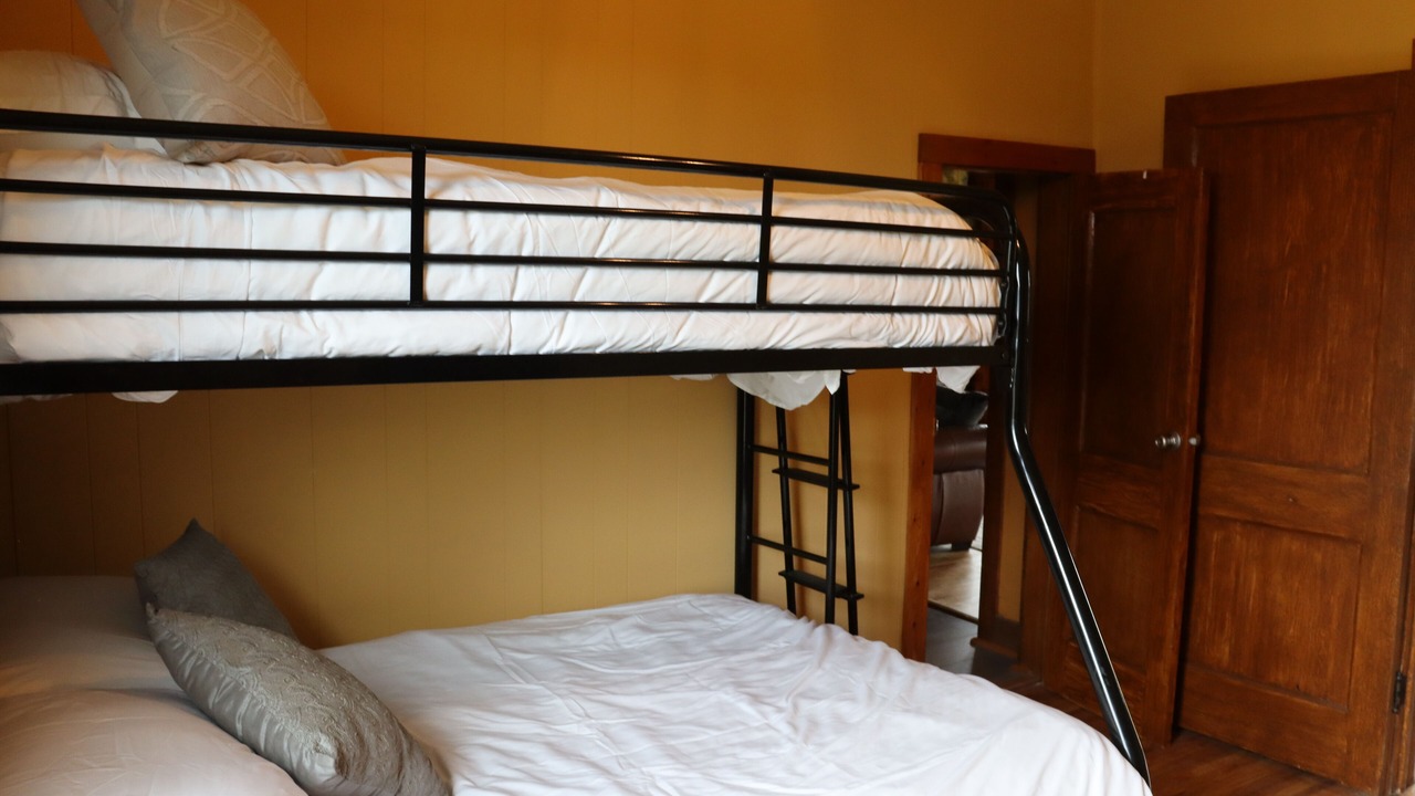 Photo of Bedroom in Akin
