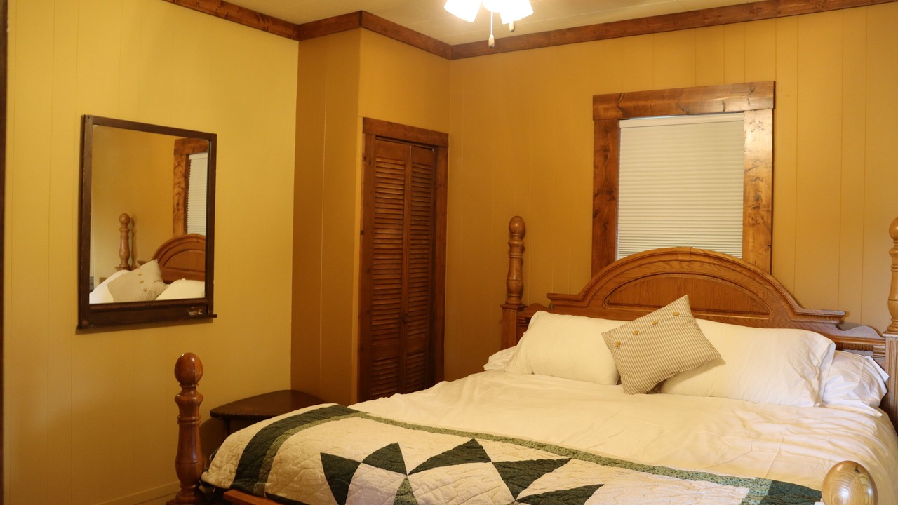 Photo of Bedroom in Akin
