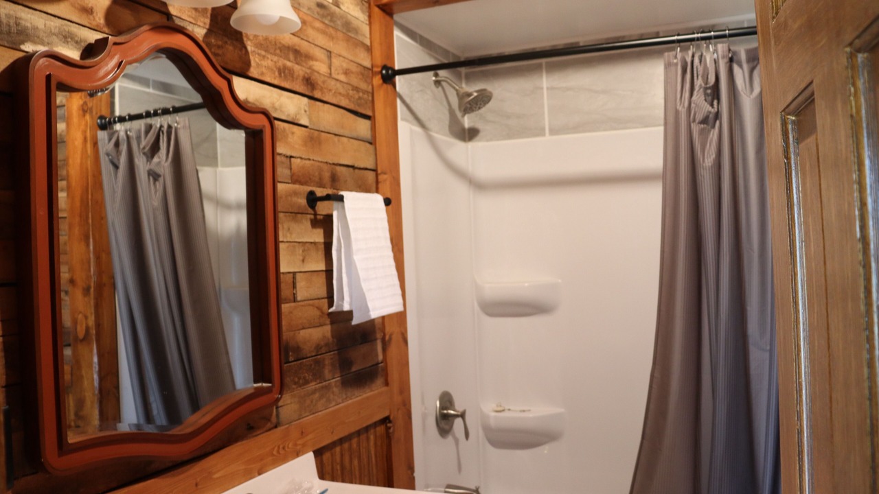 Photo of Bathroom in Akin