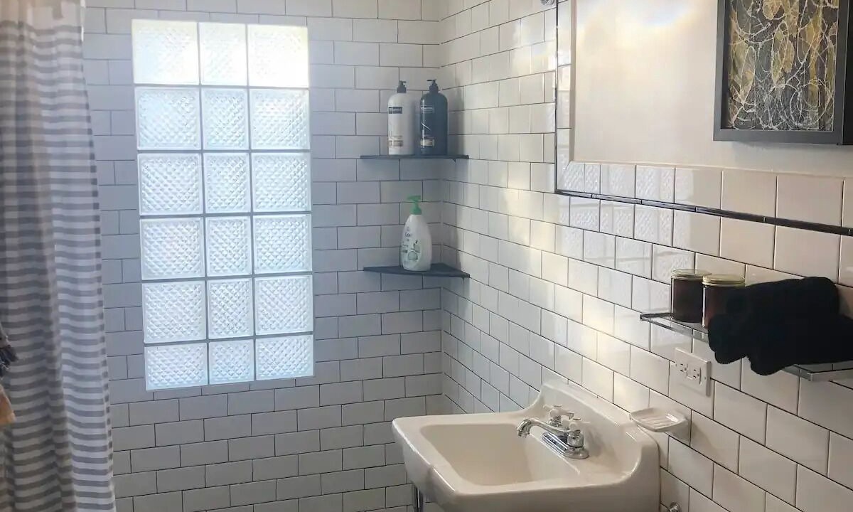 Photo of Bathroom in Oak Park