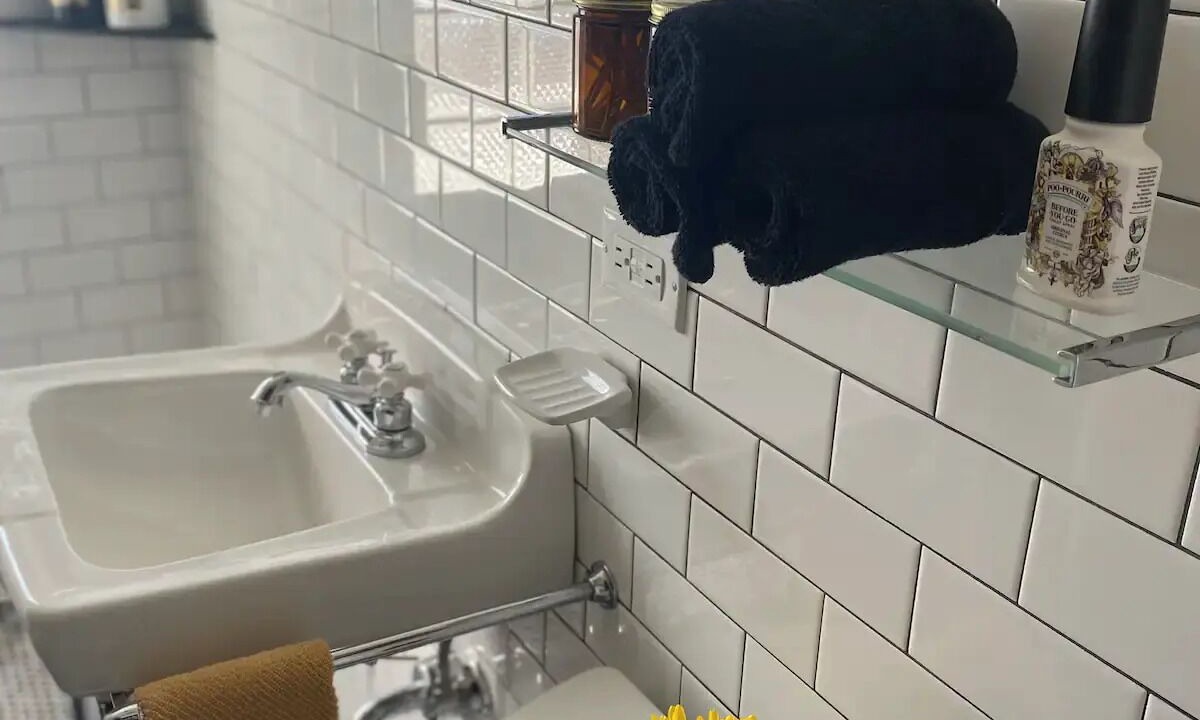 Photo of Bathroom in Oak Park