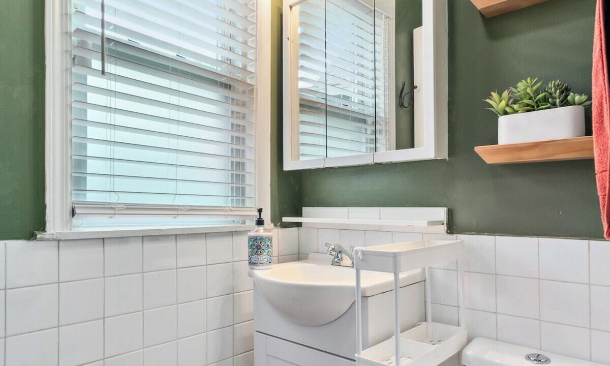 Photo of Bathroom in Oak Park