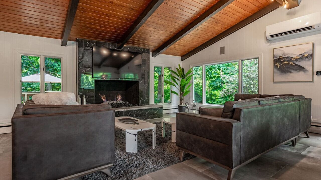 Photo of Livingroom in Rockford