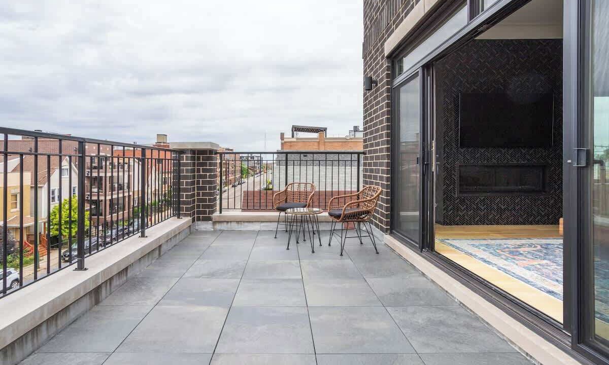 Photo of Patio Balcony in West Lakeview