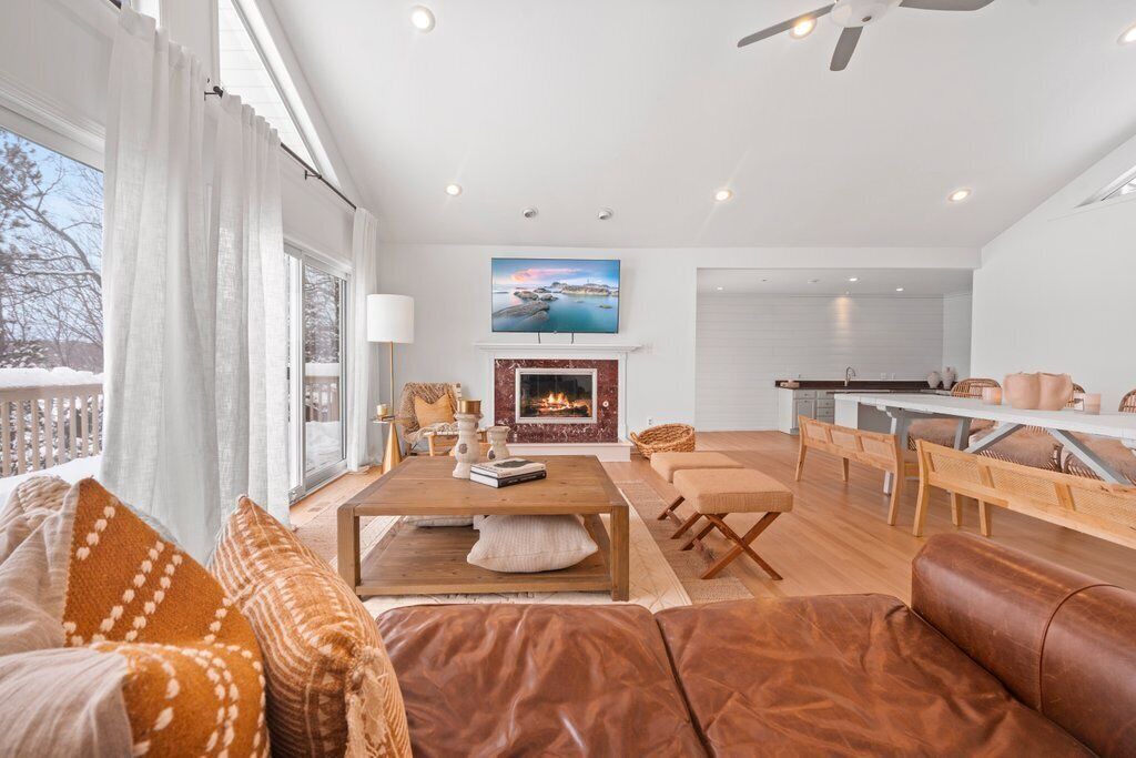 Photo of Livingroom in Wonder Lake