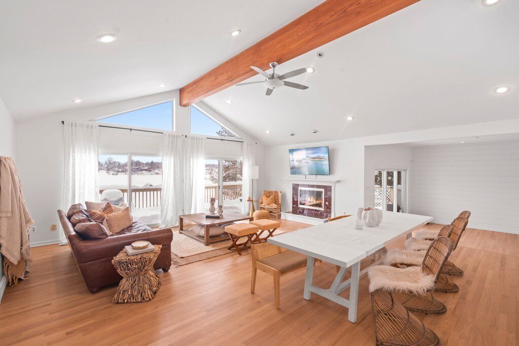 Photo of Livingroom in Wonder Lake