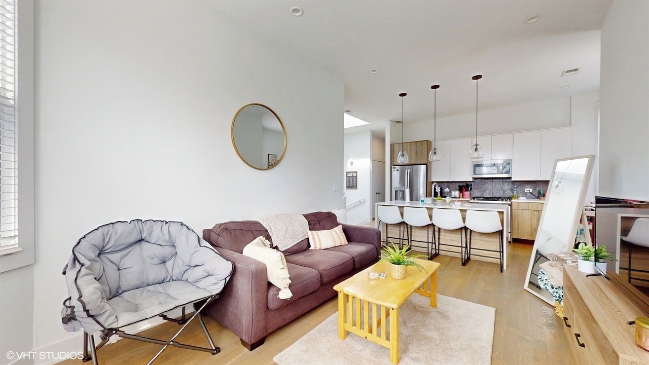 Photo of Livingroom in Roscoe Village
