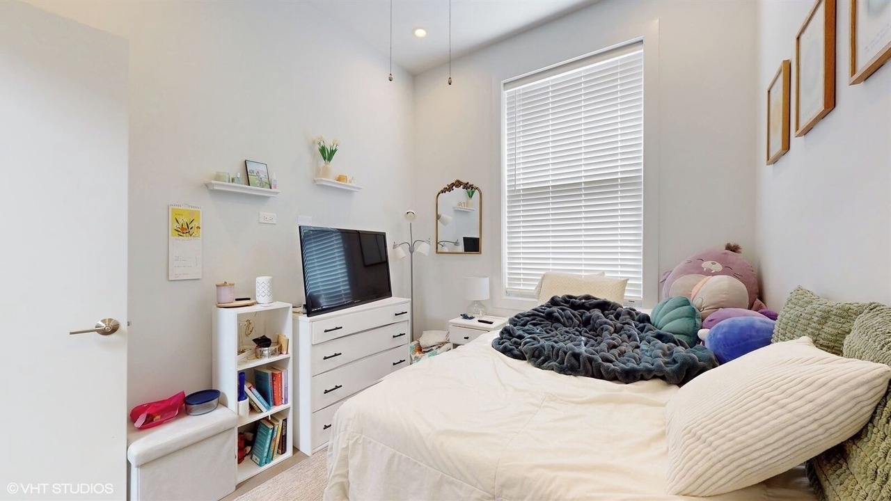 Photo of Bedroom in Roscoe Village
