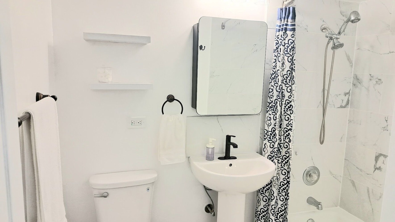 Photo of Bathroom in Roselle