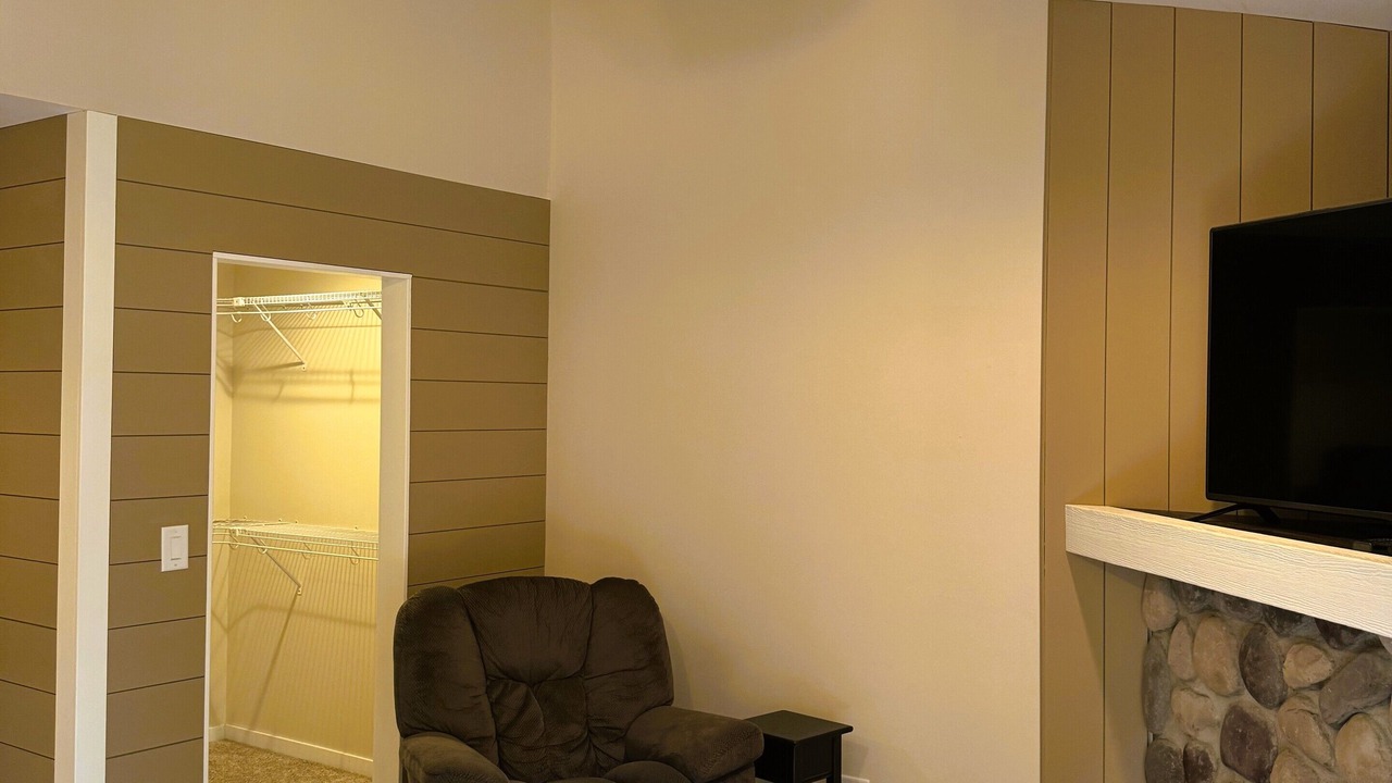Photo of Livingroom in Oglesby