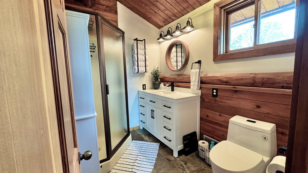 Photo of Bathroom in Lawndale