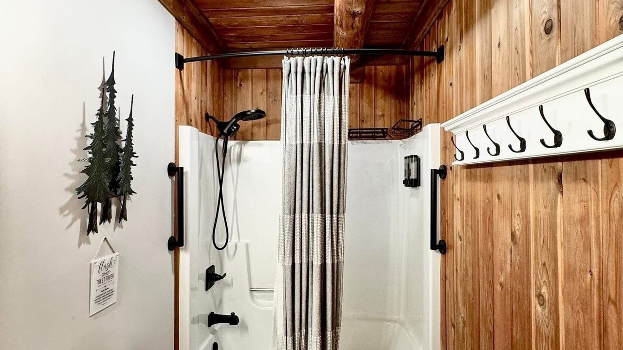 Photo of Bathroom in Lawndale