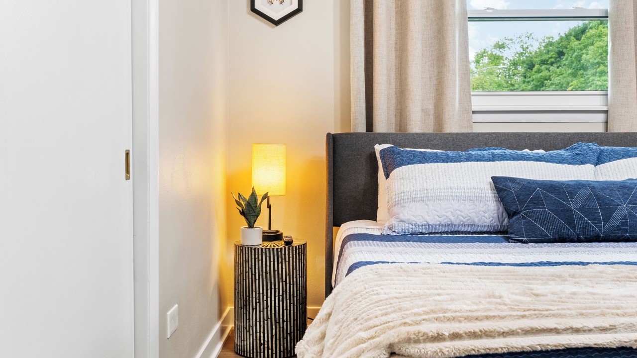 Photo of Bedroom in Waukegan