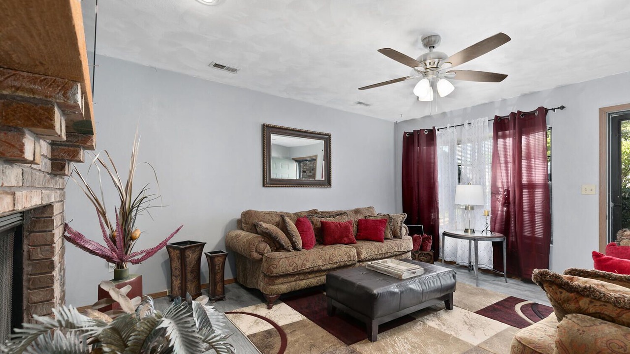 Photo of Livingroom in Collinsville