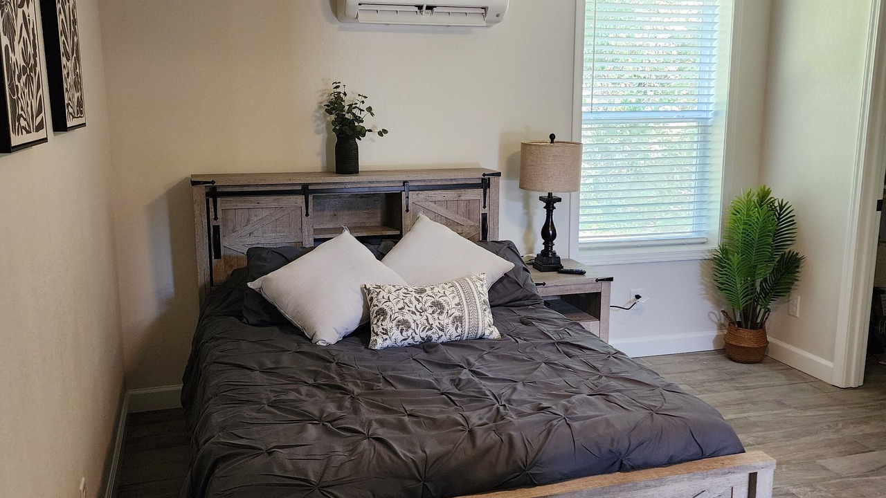 Photo of Bedroom in Carterville