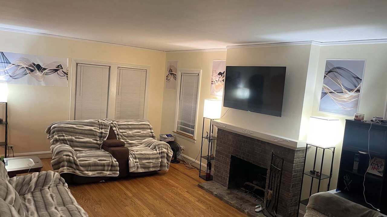 Photo of Livingroom in Brookfield