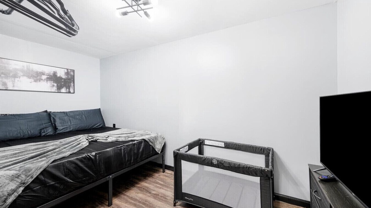 Photo of Bedroom in Little Village