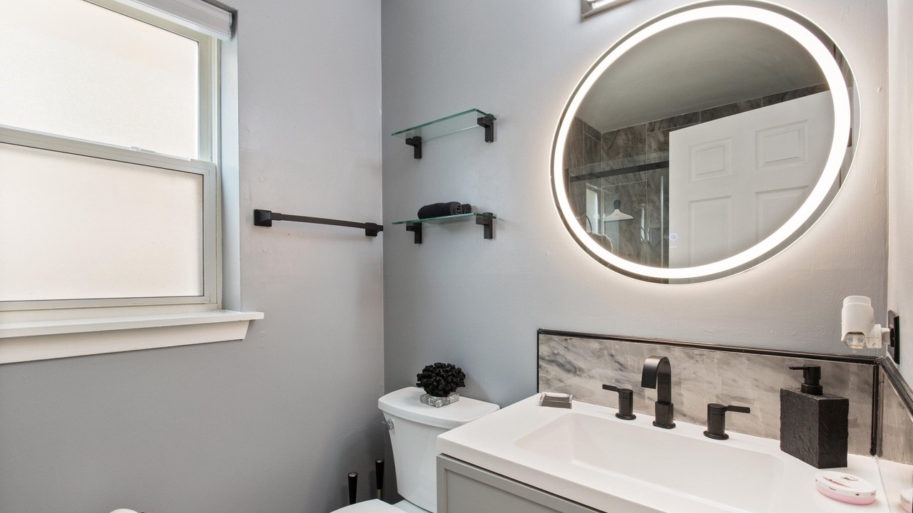 Photo of Bathroom in Grand Boulevard