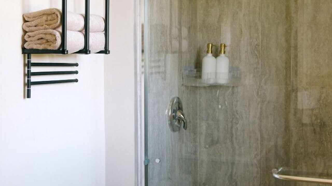 Photo of Bathroom in Dunning