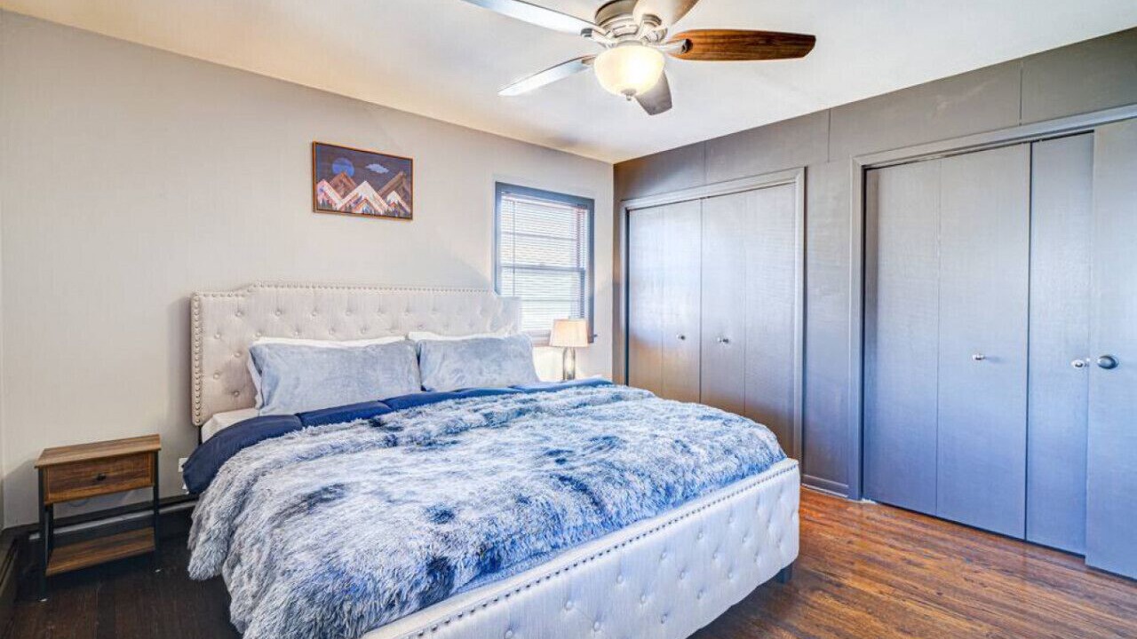 Photo of Bedroom in Elmwood Park