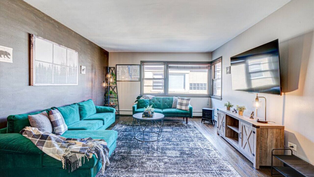 Photo of Livingroom in Elmwood Park