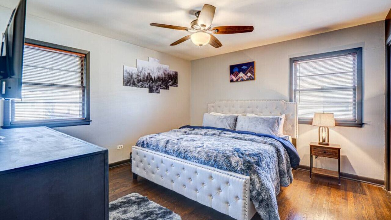 Photo of Bedroom in Elmwood Park