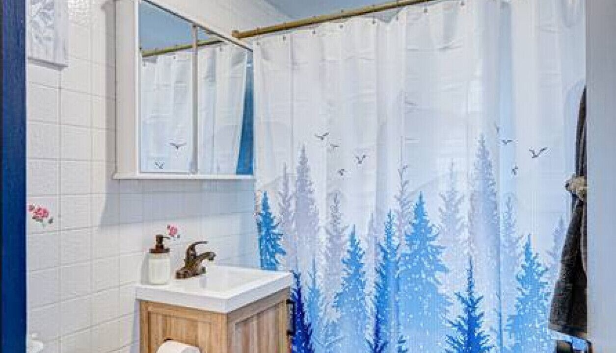 Photo of Bathroom in Elmwood Park