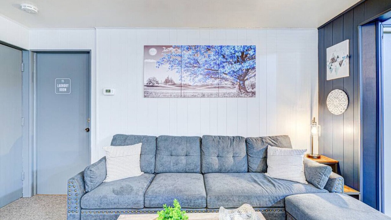 Photo of Livingroom in Elmwood Park