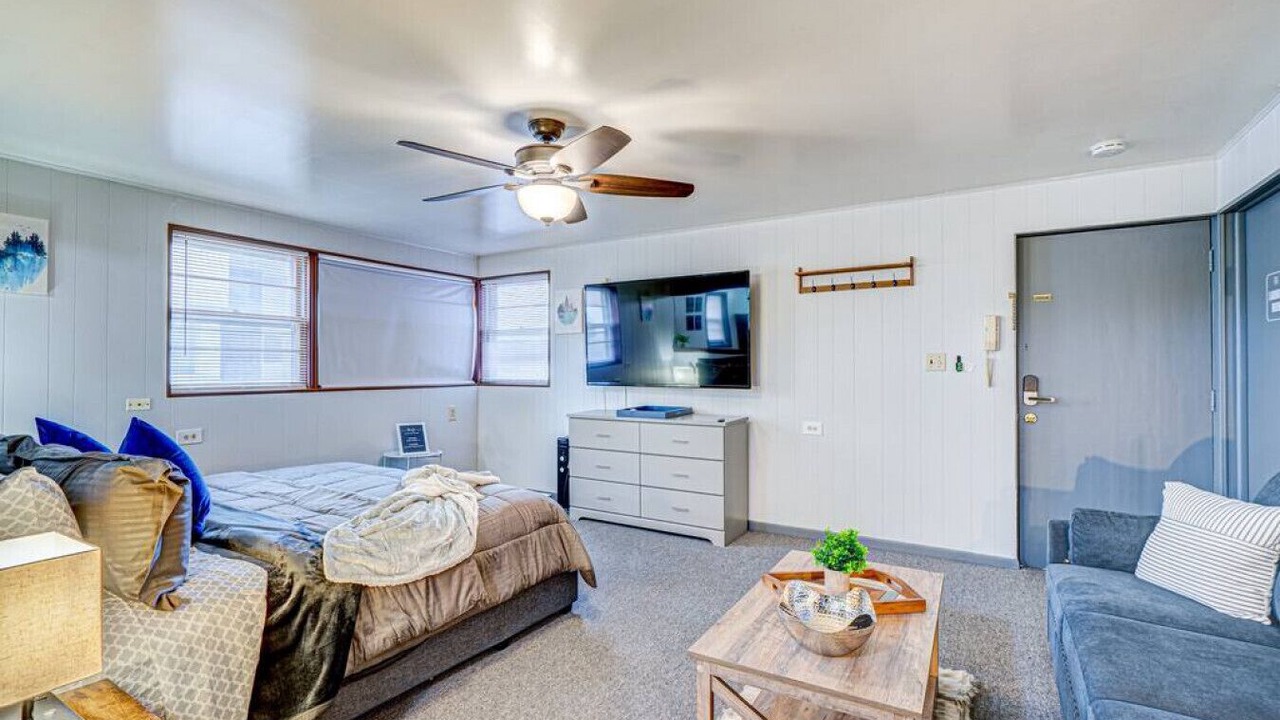 Photo of Bedroom in Elmwood Park